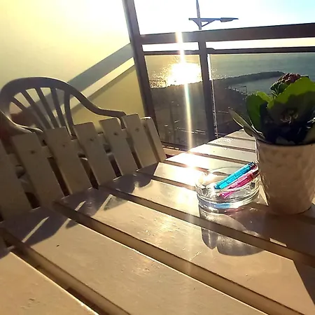 Апартаменты Seafront With Private Terrace And Free Parking Ментона