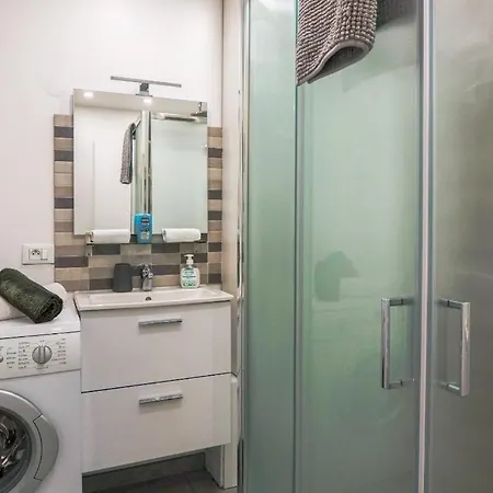 Seafront With Private Terrace And Free Parking Apartment