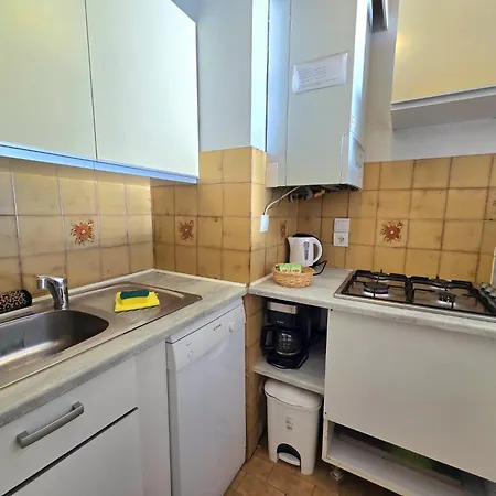 Seafront With Private Terrace And Free Parking