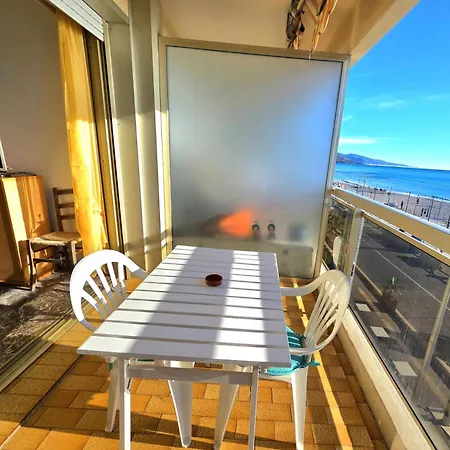 Seafront With Private Terrace And Free Parking Апартаменты Ментона