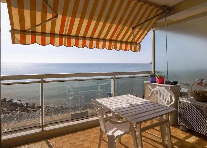 Seafront With Private Terrace And Free Parking Lejlighed
