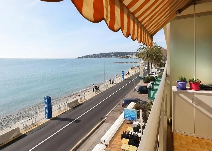 Lejlighed Seafront With Private Terrace And Free Parking
