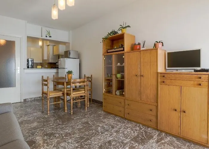 Seafront With Private Terrace And Free Parking *