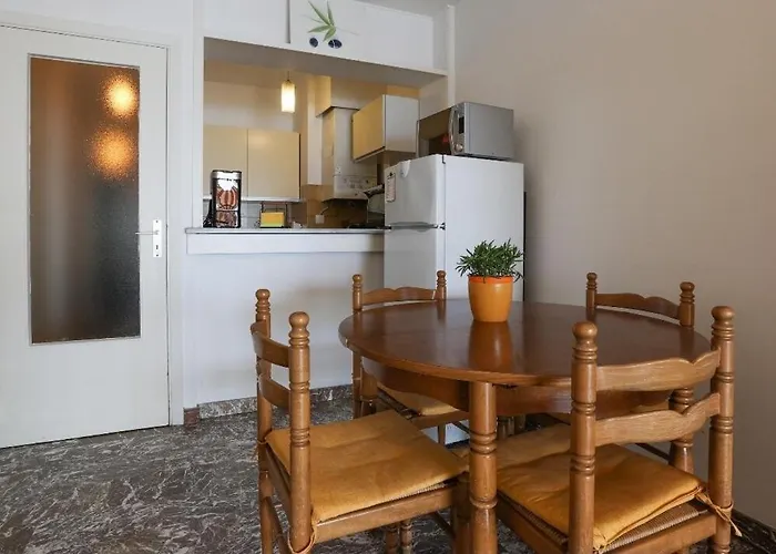 Lejlighed Seafront With Private Terrace And Free Parking