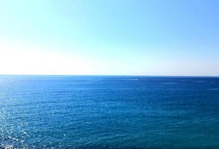 Lejlighed Seafront With Private Terrace And Free Parking *