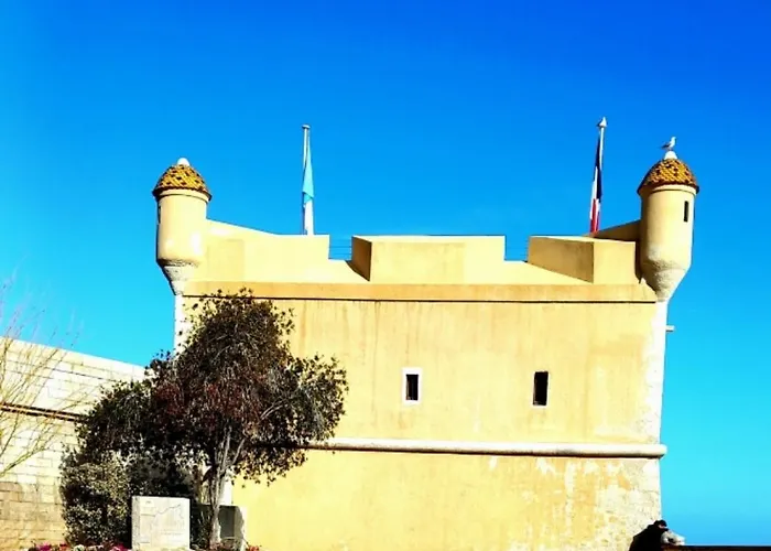 Seafront With Private Terrace And Free Parking * Menton