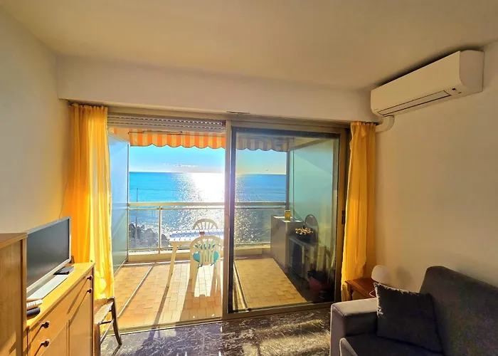 Seafront With Private Terrace And Free Parking