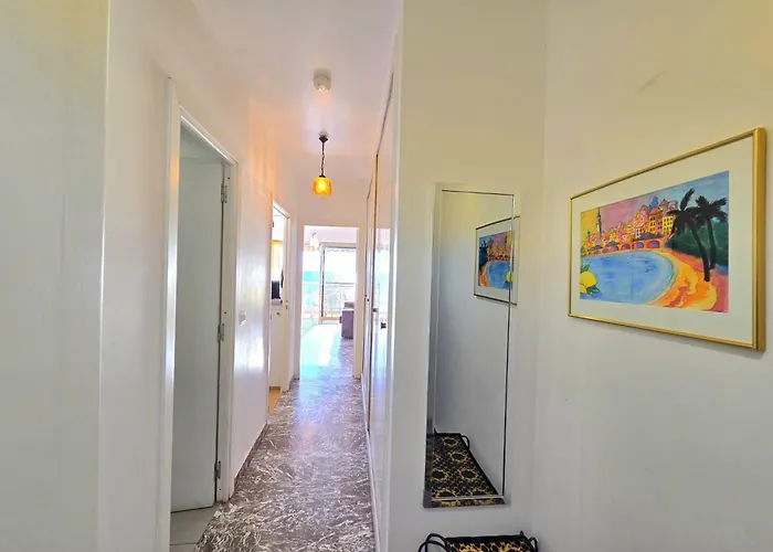 Seafront With Private Terrace And Free Parking *