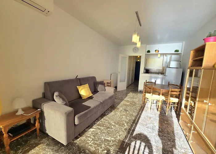 Seafront With Private Terrace And Free Parking Appartement *