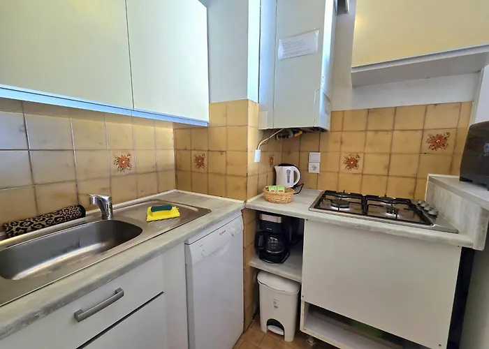 Seafront With Private Terrace And Free Parking