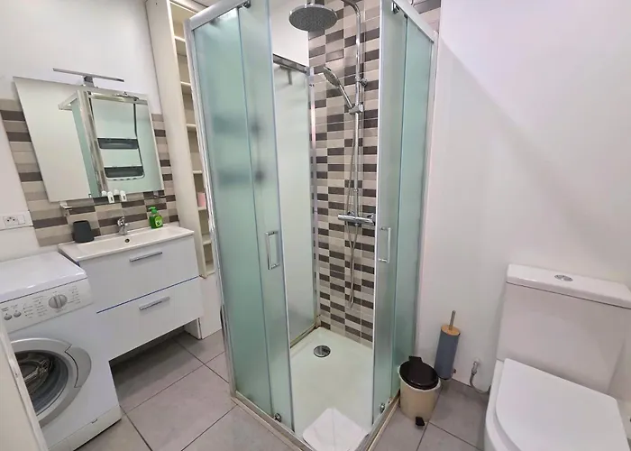 Seafront With Private Terrace And Free Parking Appartement *