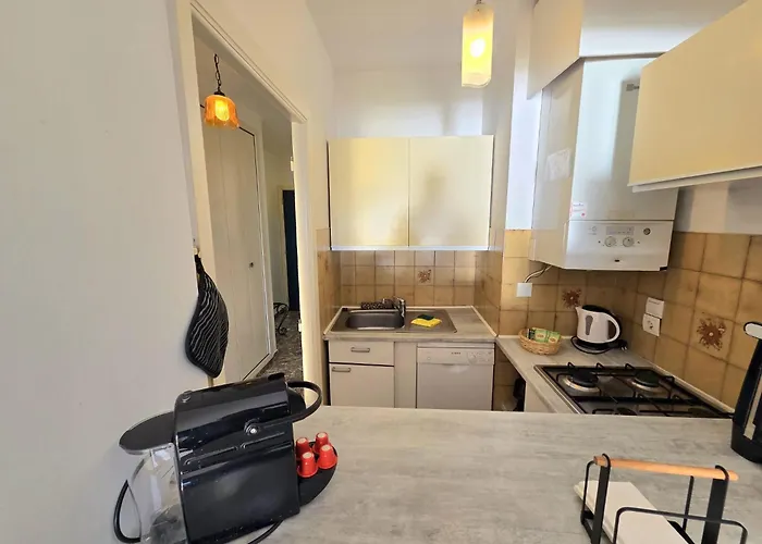 Seafront With Private Terrace And Free Parking